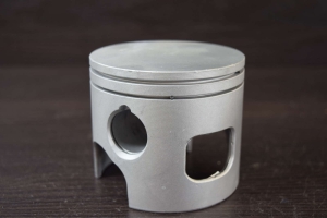 ПОРШЕНЬ, Левый Борт,(0.75мм) - 393612